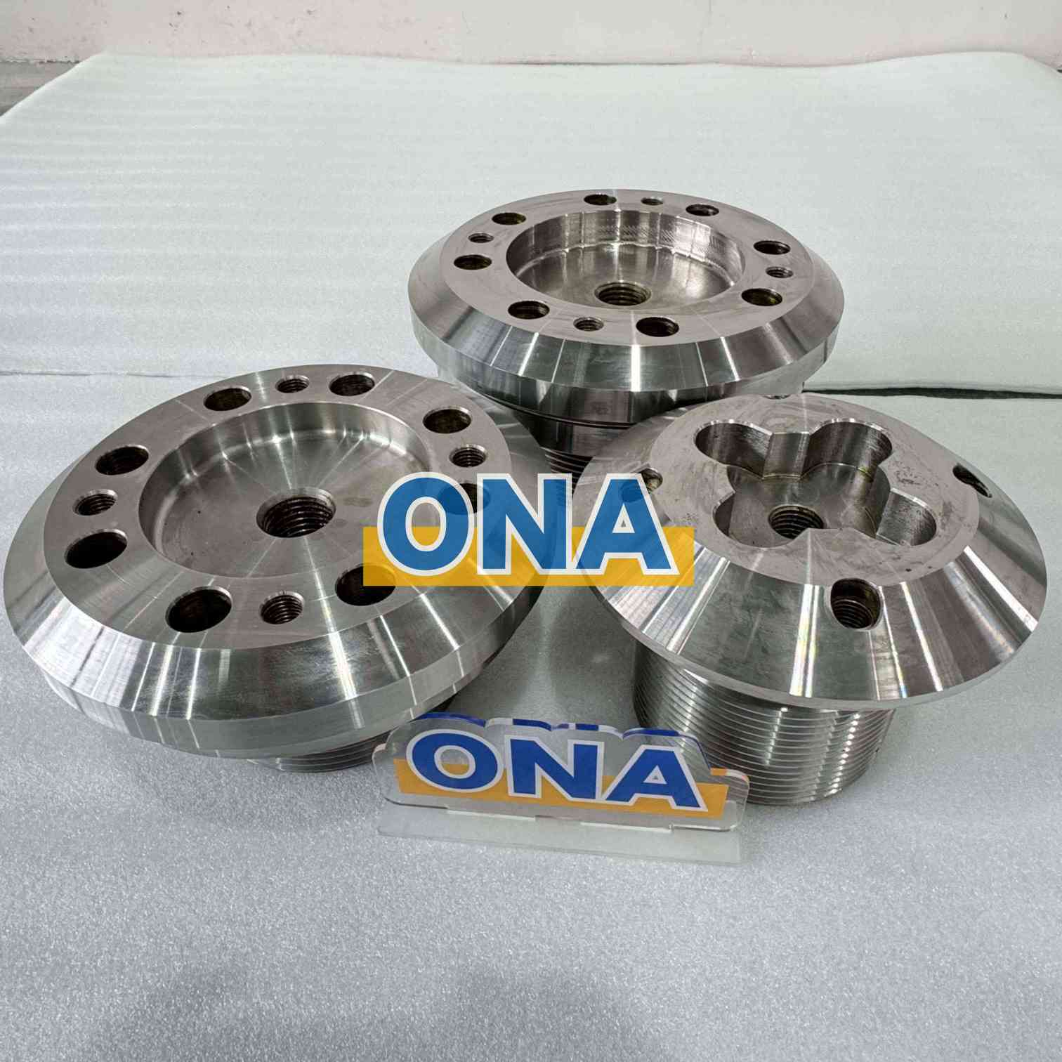 HP500 Cone Crusher Parts Lock Bolt